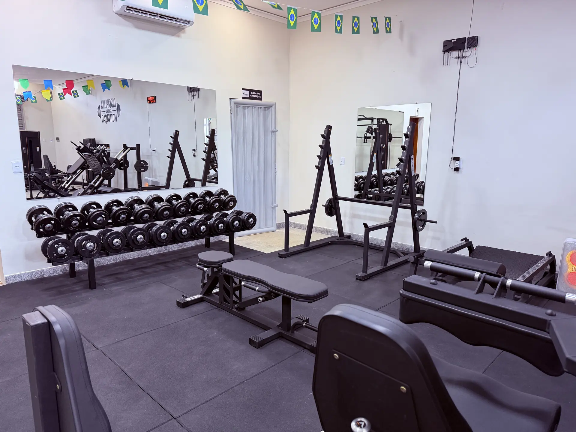 Interior do TF Studio Fitness